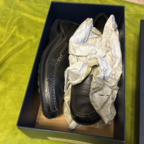MNS Black Leather Loafers Cole Haan Tucker Venetian Size 11 M main image 4